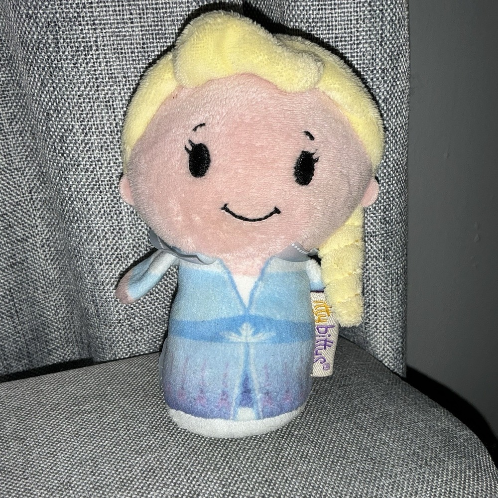 Hallmark Itty Bittys ELSA Disney Frozen II‎ 4" Mini Plush Blonde Hair 2014